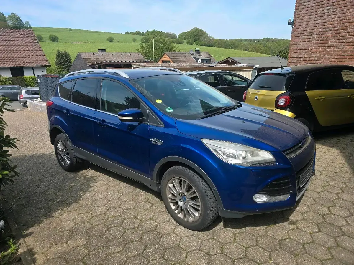 Second-hand Ford Kuga 190 CP (139 kW) 2014 Albastru SUV