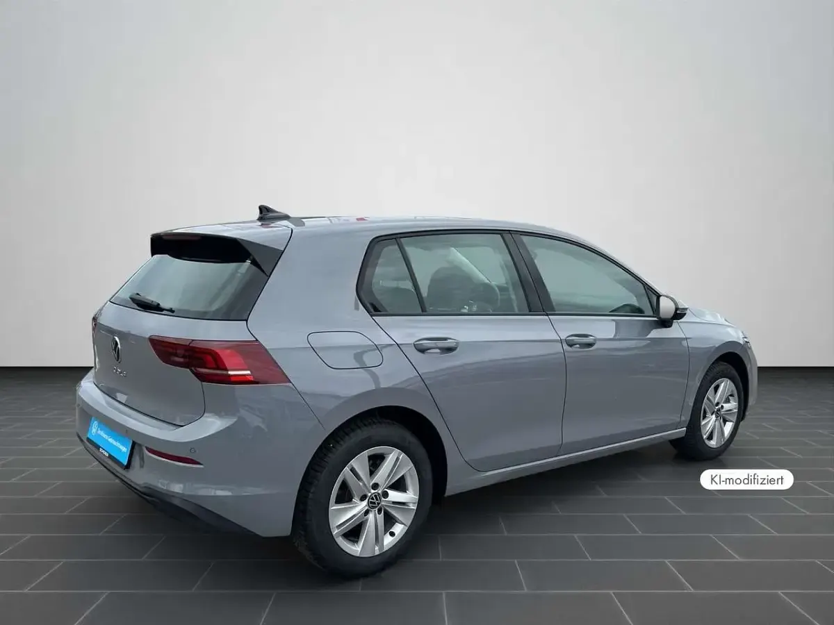 Gebraucht VW Golf VIII Life 116 PS (85 kW) 2025 Mondsteingrau Limousine