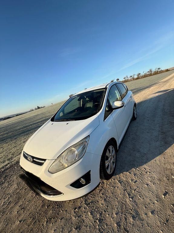 Weiß Gebraucht 2012 Ford C-MAX Titanium Van / Kleinbus | 6.499 € (Etwas zu teuer) - Bild 1/4