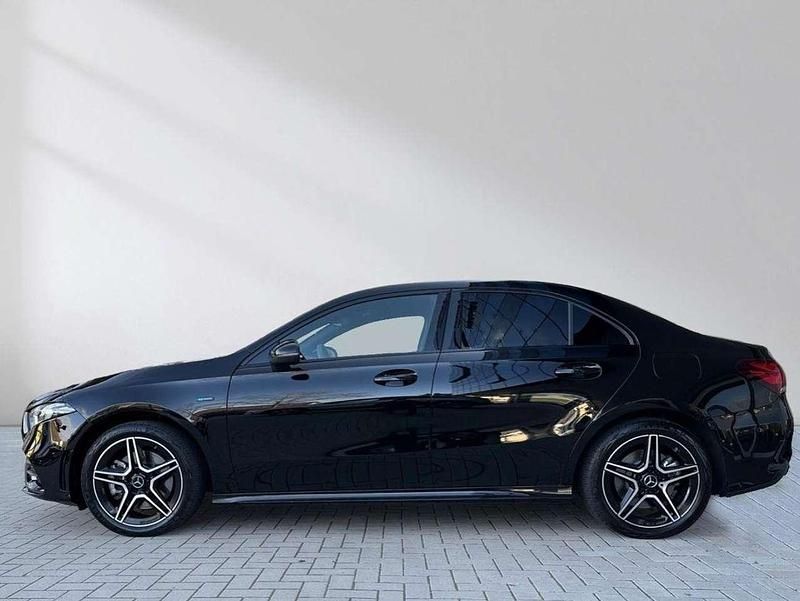 Gebraucht 2021 Mercedes A250 AMG line Limousine | 23.250 € (Guter Preis) - Bild 1/4