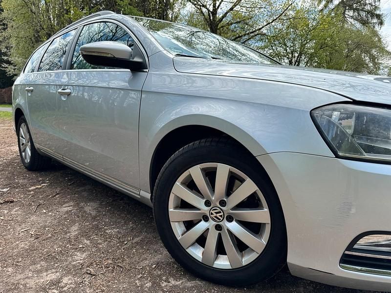 Gebraucht VW Passat 2011 Grau Limousine