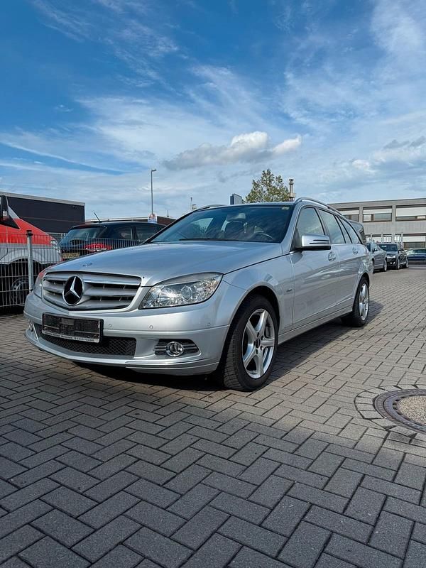 Silber Gebraucht 2010 Mercedes C180 Avantgarde Kombi | 5.300 € (Superpreis) - Bild 1/4