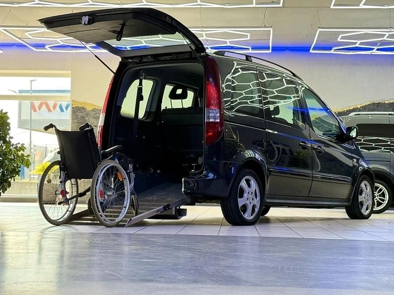 Schwarz Gebraucht 2006 Mercedes Vaneo Van / Kleinbus | 11.900 € - Bild 1/4