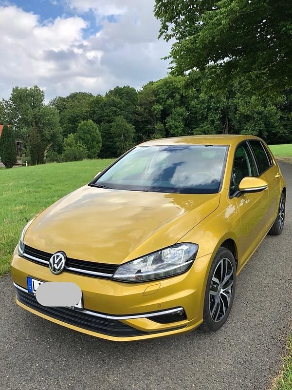 Gelb Gebraucht 2017 VW Golf VII Kombi | 10.400 € (Superpreis) - Bild 1/4