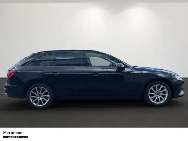 Gebraucht Audi A4 Business 150 PS (110 kW) 2022 Mythosschwarz metallic Kombi