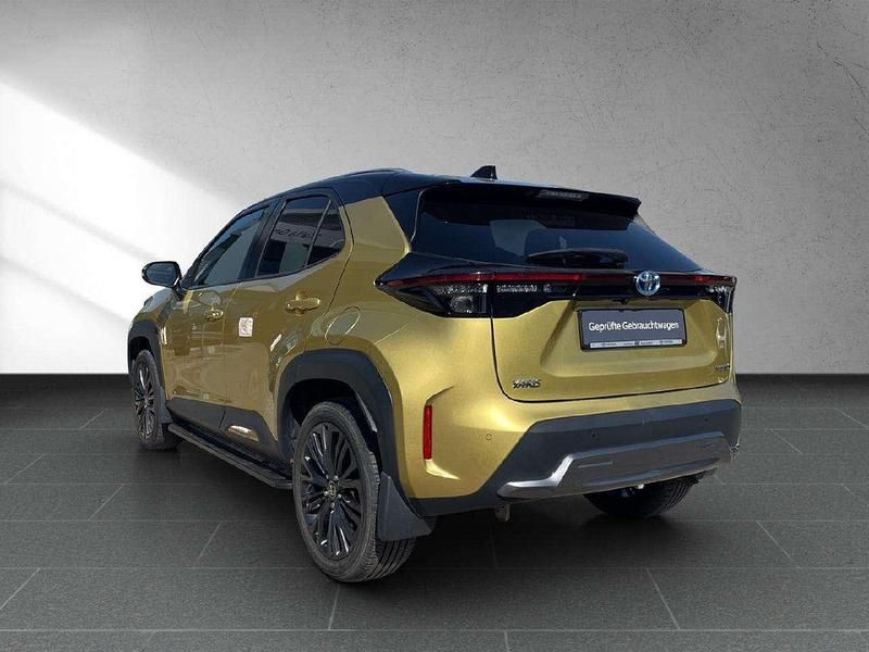 Gebraucht Toyota Yaris Cross 116 PS (85 kW) 2022 Gold metallic, dach schwarz SUV