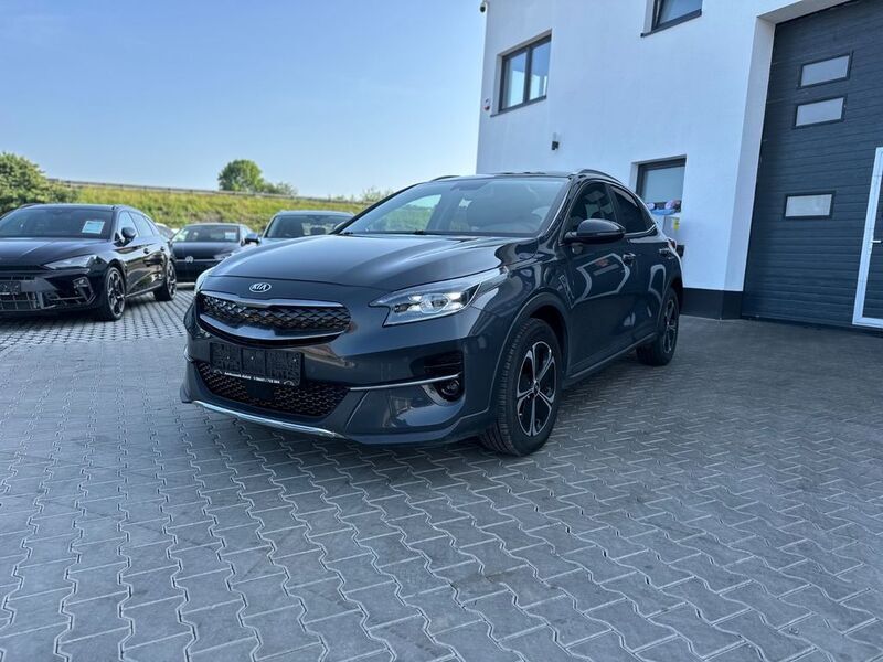 Grau Gebraucht 2021 Kia XCeed Vision SUV | 18.900 € (Fairer Preis) - Bild 1/4
