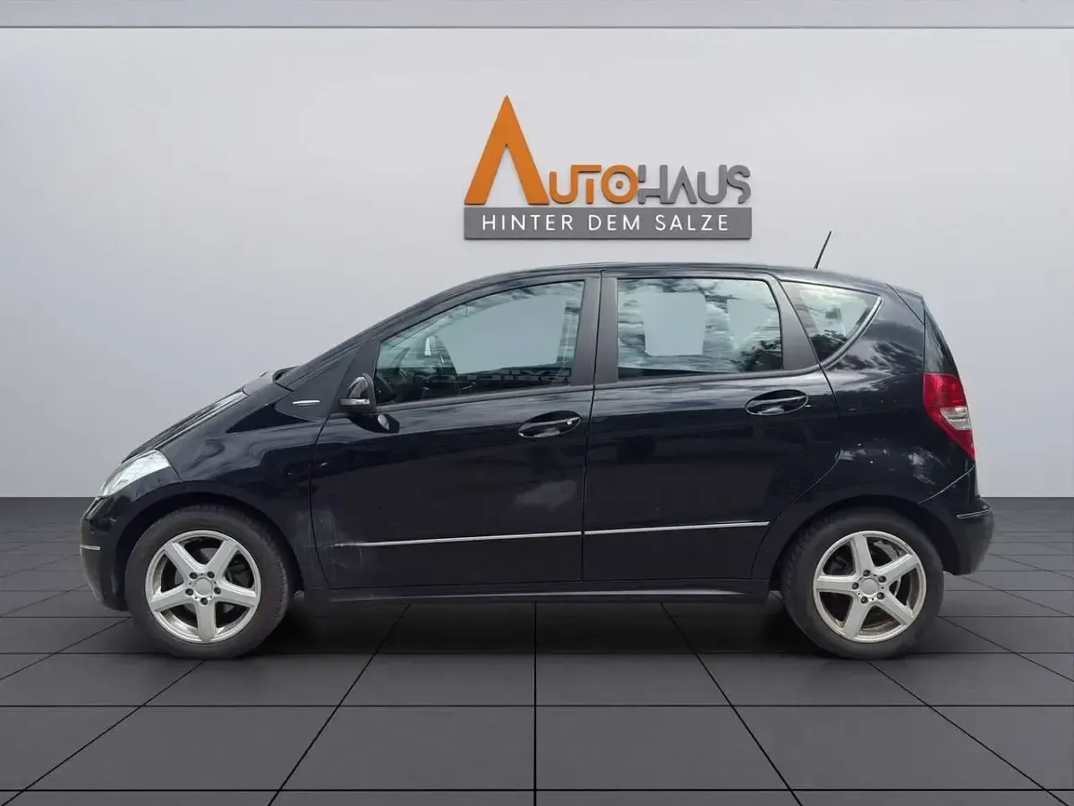 Gebraucht Mercedes A180 109 PS (80 kW) 2012 Schwarz Kleinwagen