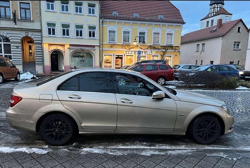 Gebraucht Mercedes C180 Avantgarde 156 PS (114 kW) 2011 Limousine