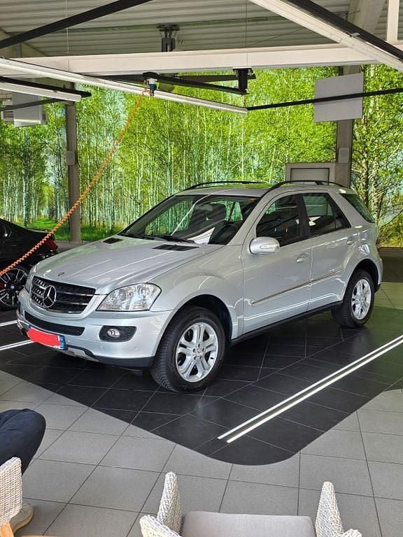 Silber Gebraucht 2006 Mercedes 420 SUV | 8.900 € - Bild 1/2