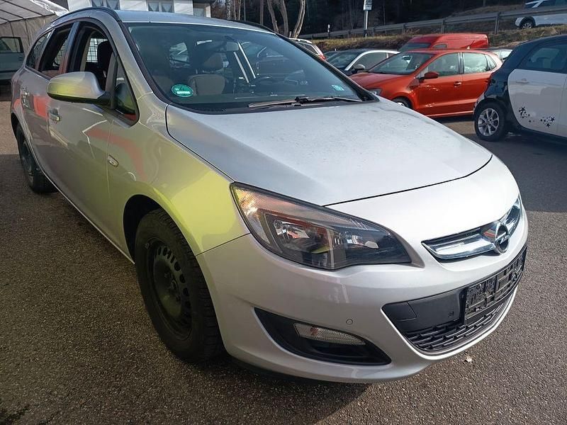 Gebraucht Opel Astra Edition 110 PS (80 kW) 2015 Silber Kombi