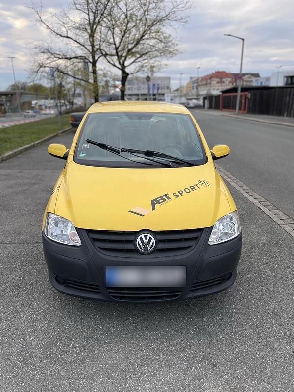 Second-hand VW Fox 69 CP (50 kW) 2005 Galben Hatchback