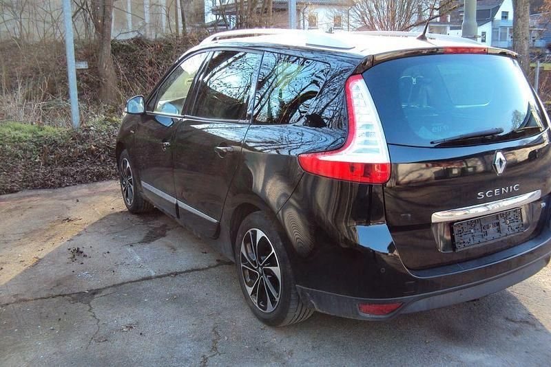 Gebraucht Renault Scénic III Bose Edition 132 PS (97 kW) 2015 Schwarz Van / Kleinbus
