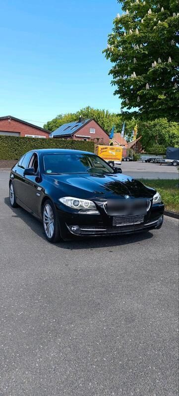 Schwarz Gebraucht 2012 BMW 530 Limousine | 15.000 € (Guter Preis) - Bild 1/4