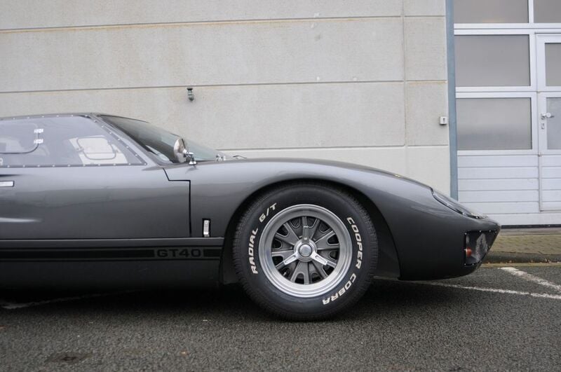 Grau Gebraucht 1966 Ford GT40 Coupé | 225.000 € - Bild 1/4