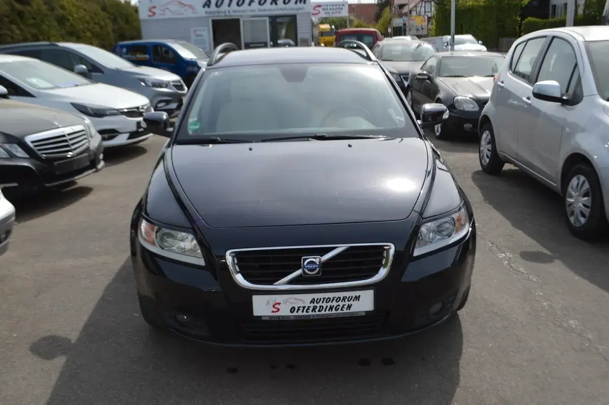 Gebraucht Volvo V50 Kinetic 136 PS (100 kW) 2009 Schwarz Kombi