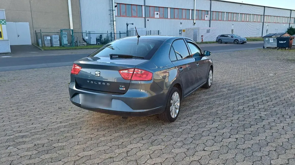 Gebraucht Seat Toledo 110 PS (80 kW) 2016 Andere farben Kleinwagen