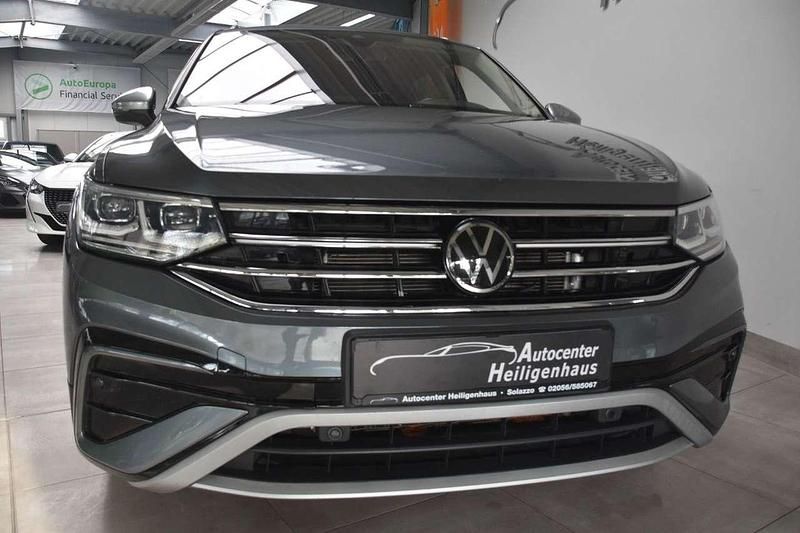 Gebraucht VW Tiguan Allspace Elegance 200 PS (147 kW) 2022 Grau SUV