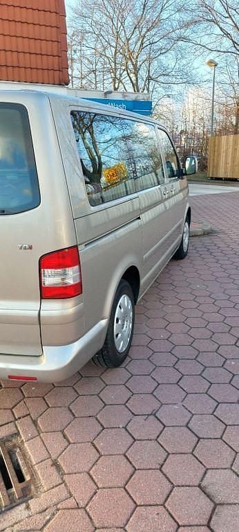 Usata VW T5 101 CV (74 kW) 2009 Oro Furgone