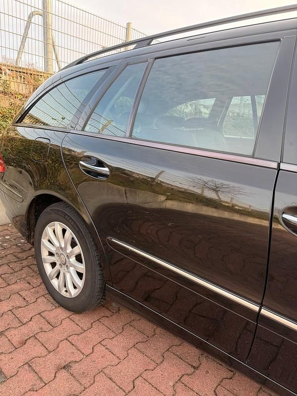 Gebraucht Mercedes E220 125 PS (91 kW) 2009 Schwarz Kombi