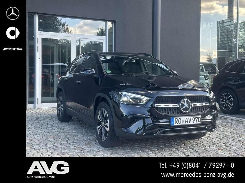 Gebraucht Mercedes GLA200 Progressive 163 PS (119 kW) 2025 Unilack nachtschwarz SUV
