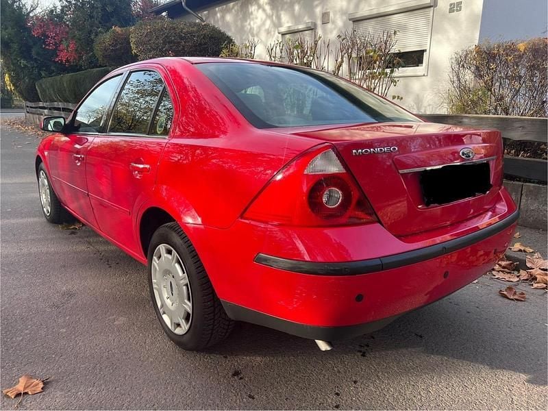 Gebraucht Ford Mondeo 125 PS (91 kW) 2004 Rot Limousine