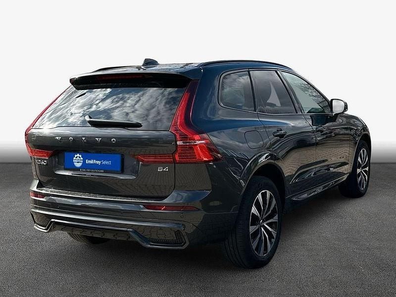 Gebraucht Volvo XC60 Plus 197 PS (144 kW) 2022 Platinum grey metallic SUV