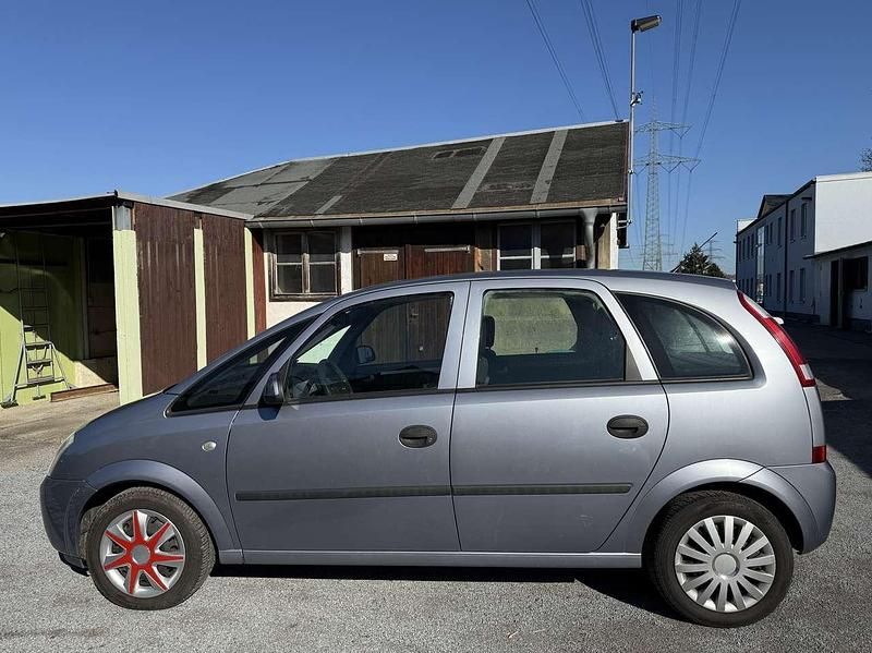 Gebraucht Opel Meriva Enjoy 101 PS (74 kW) 2004 Silbergrau Van / Kleinbus
