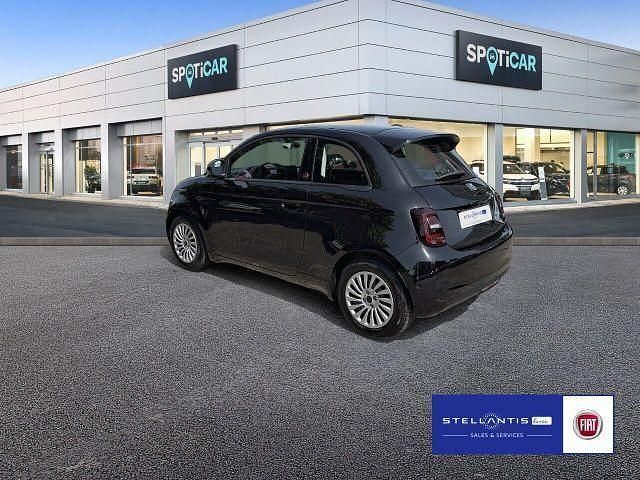 Neu Fiat 500e Red 69 kW (95 PS) 2025 Schwarz Limousine