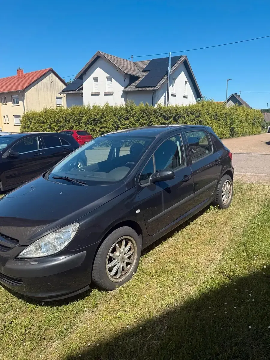 Gebraucht Peugeot 307 110 PS (80 kW) 2001 Schwarz Kleinwagen
