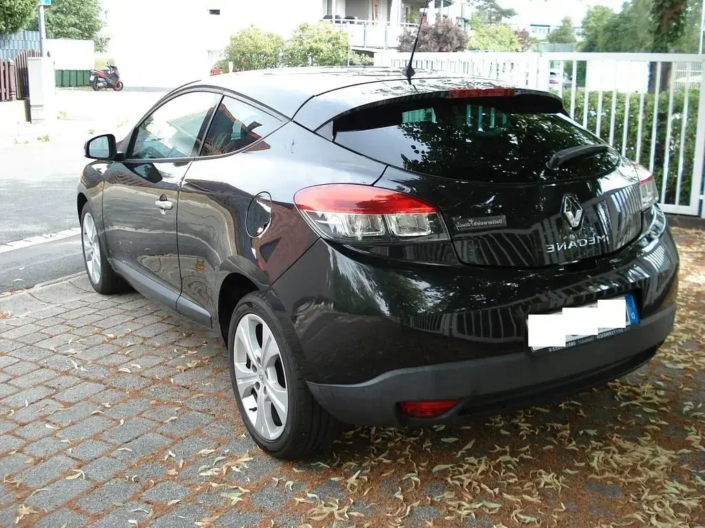 Gebraucht Renault Mégane Coupé Dynamique 110 PS (80 kW) 2009 Schwarz Coupé