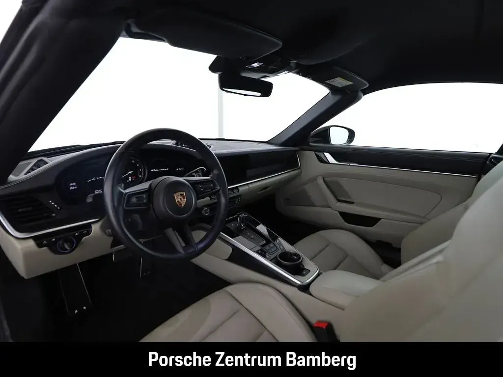 Begagnad Porsche 992 450 HK (330 kW) 2020 Svart Cab