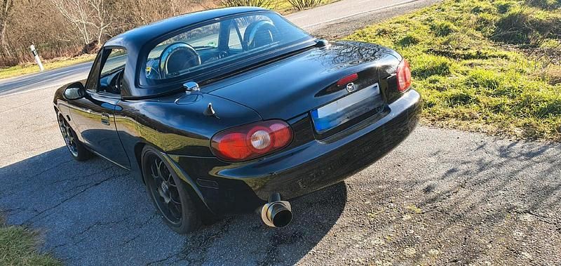 Gebraucht Mazda MX5 145 PS (106 kW) 2002 Schwarz Cabrio