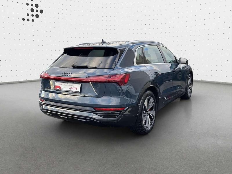 Gebraucht Audi Q8 e-tron Advanced Plus 250 kW (340 PS) 2023 Plasmablau metallic SUV