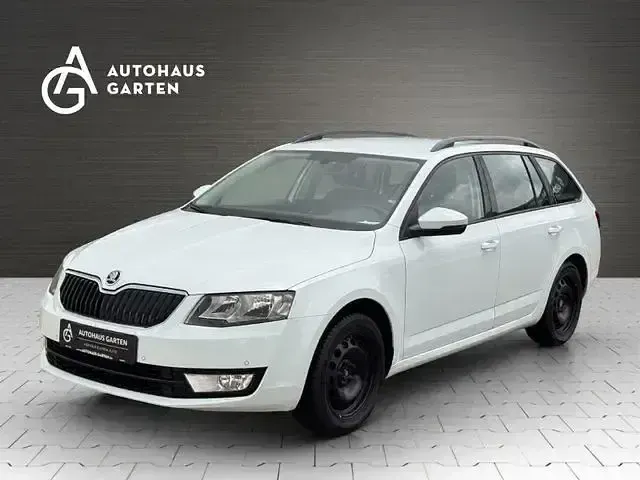 Käytetty Mercedes A200 AMG line 110 HP (80 kW) 2015 Sedan