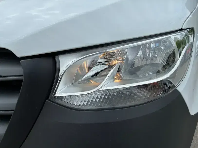 Używany Mercedes Sprinter 170 KM (125 kW) 2025 Biały Van