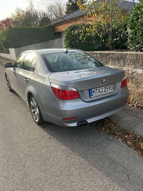Gebraucht BMW 523 177 PS (130 kW) 2005 Limousine