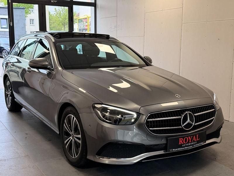 Gebraucht Mercedes E220 200 PS (147 kW) 2023 Grau Limousine