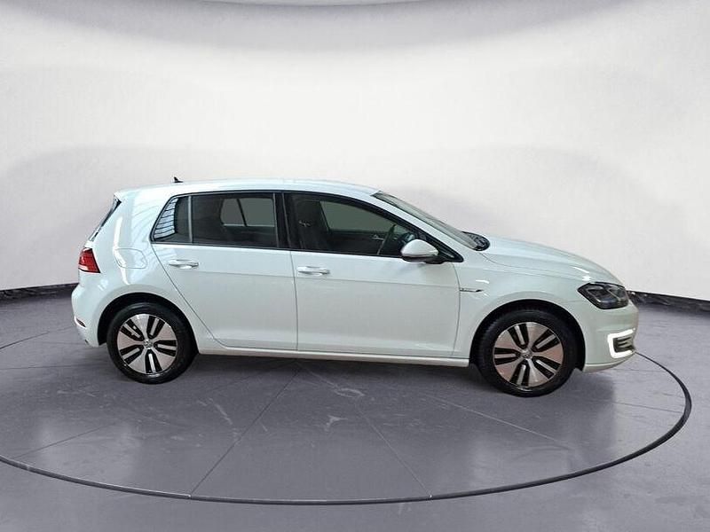 Gebraucht VW e-Golf 100 kW (136 PS) 2019 Weiss Kleinwagen