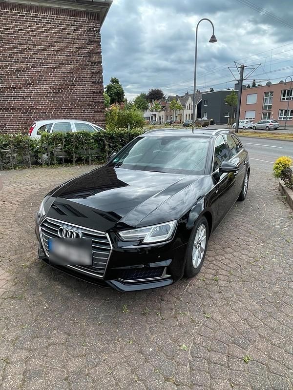 Gebraucht Audi A4 S-Line 190 PS (139 kW) 2019 Schwarz Kombi