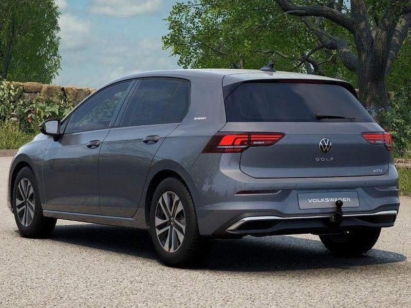 Neu VW Golf VIII 150 PS (110 kW) 2026 Grau Limousine