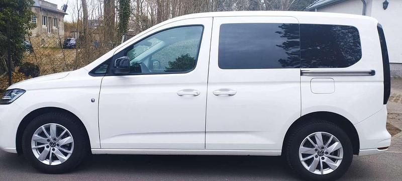 Gebraucht VW Caddy 102 PS (75 kW) 2022 Weiß Van / Kleinbus