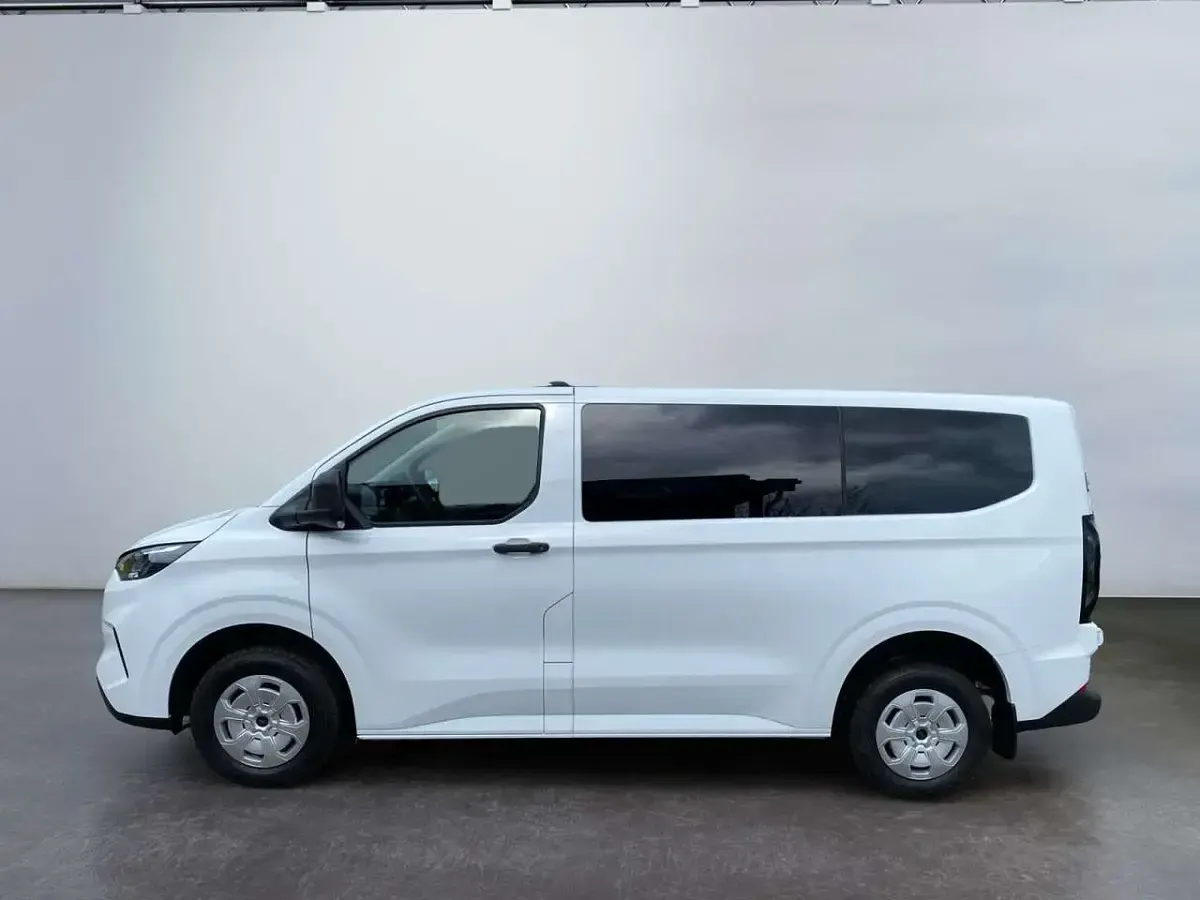 Neu Ford Transit Custom 150 PS (110 kW) 2026 Frozen white Kombi