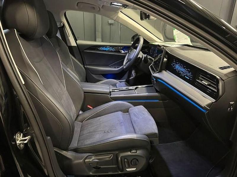 Gebraucht VW Passat Elegance 150 PS (110 kW) 2025 Grenadillschwarz metallic Kombi