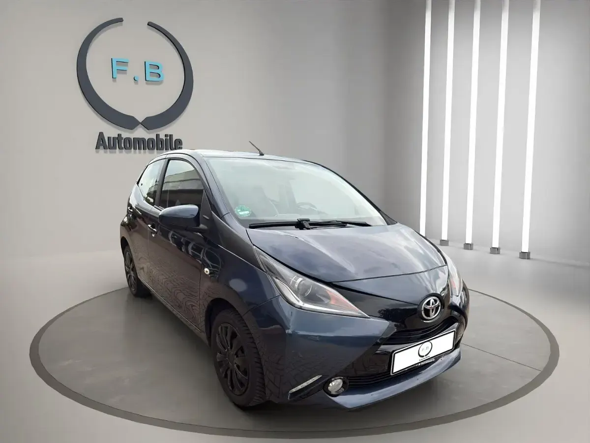 Gebraucht Toyota Aygo X-play 70 PS (51 kW) 2016 Kleinwagen