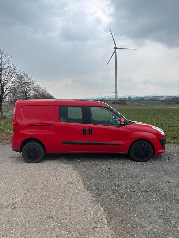 Gebraucht Fiat Doblò 134 PS (98 kW) 2013 Rot Van / Kleinbus