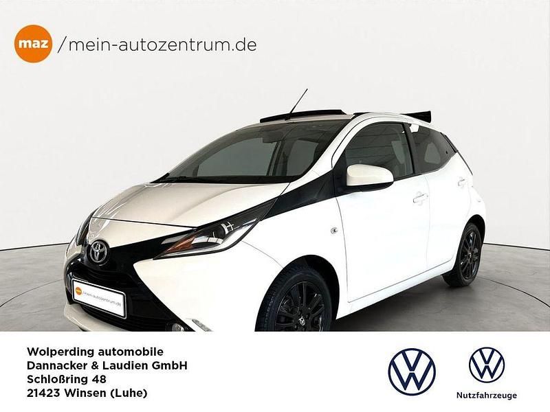 Weiß Gebraucht 2016 Toyota Aygo X-wave Kleinwagen | 8.960 € (Teuer) - Bild 1/4