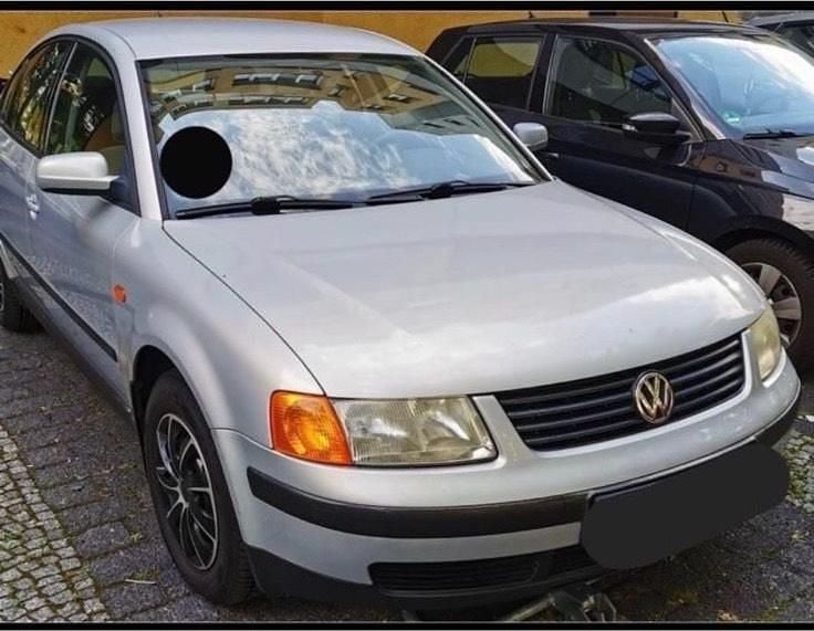 Silber Gebraucht 1997 VW Passat Limousine | 1.000 € (Fairer Preis) - Bild 1/4