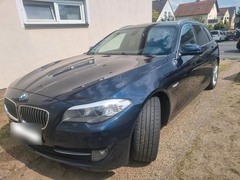 Gebraucht BMW 520 Luxury Line 184 PS (135 kW) 2011 Blau Kombi