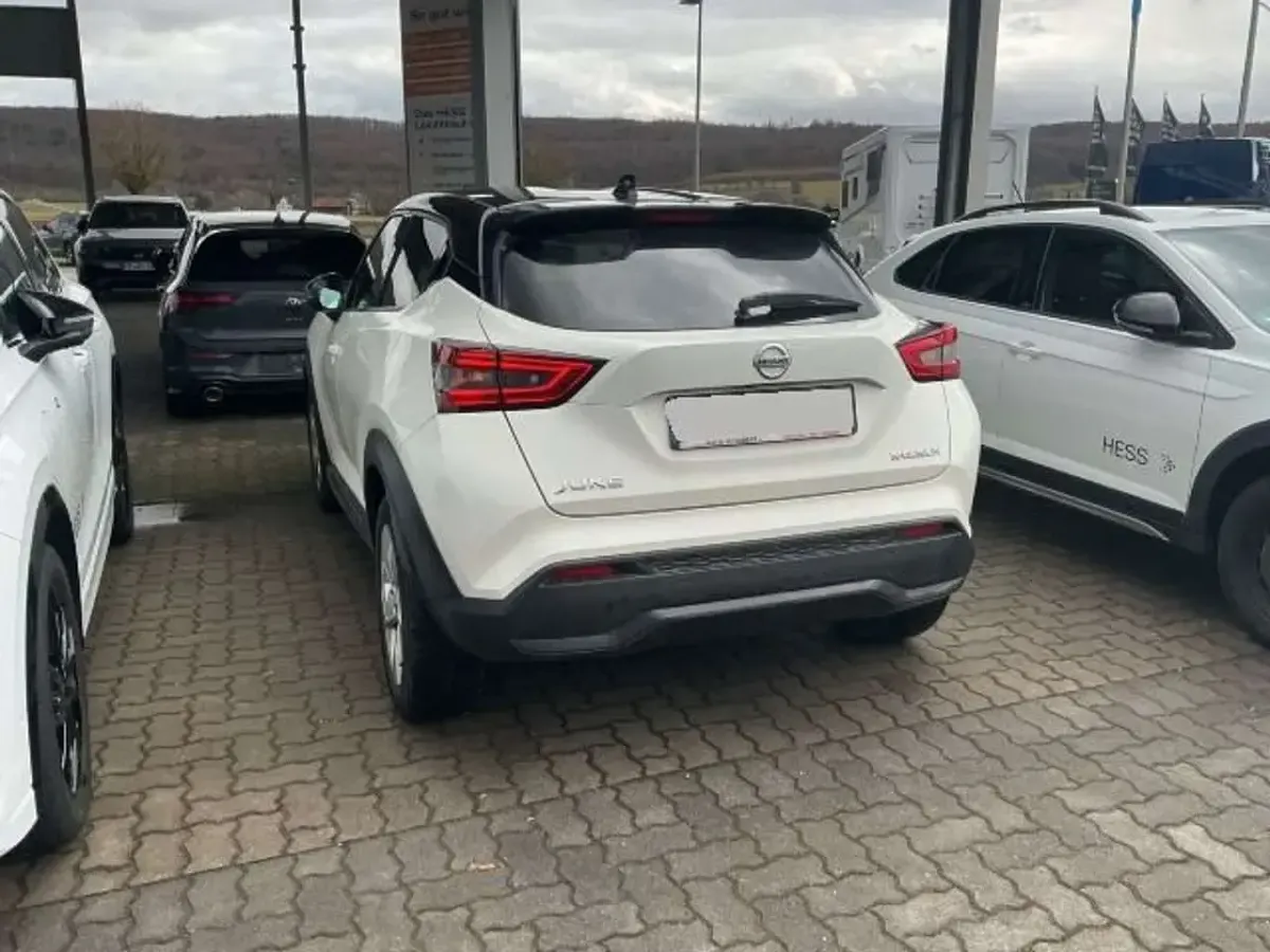 Gebraucht Nissan Juke 117 PS (86 kW) 2020 Pearl white/black m SUV
